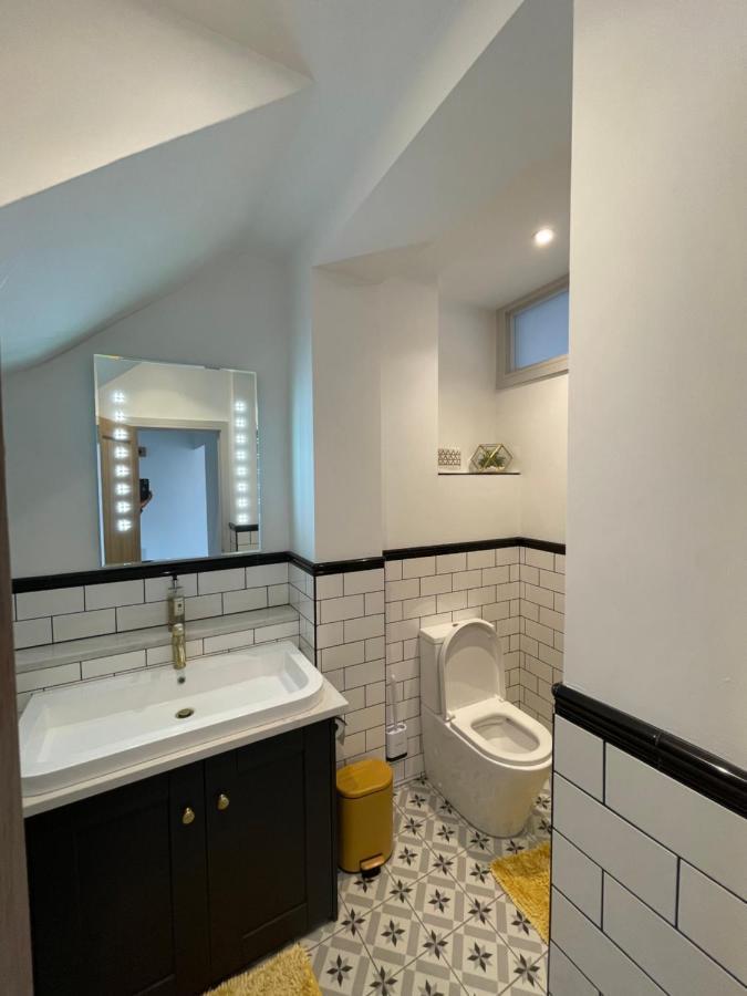 Lees Lookout Holt ,2 Bedroom Luxury Apartment With Private Parking Esterno foto