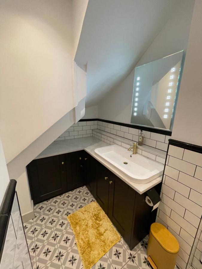 Lees Lookout Holt ,2 Bedroom Luxury Apartment With Private Parking Esterno foto