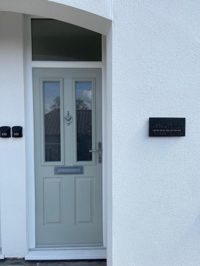 Lees Lookout Holt ,2 Bedroom Luxury Apartment With Private Parking Esterno foto