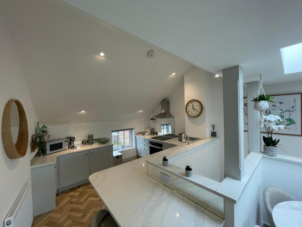 Lees Lookout Holt ,2 Bedroom Luxury Apartment With Private Parking Esterno foto